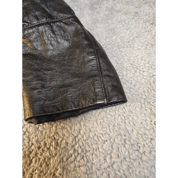Vintage Genuine Leather Black Jacket With Zipper Closure & Collared Design, 9/10 - Picture 8 of 12